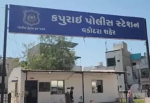 Tragedy in Vadodara: ૧૫ વર્ષના લગ્નજીવનનો કરુણ અંત, પતિએ પત્ની પર કટરથી હુમલો કરી ગળેફાંસો ખાઈ કર્યો આપઘાત Tragedy in Vadodara
