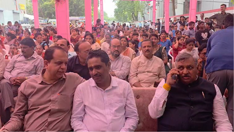 Better Facilities for Surat Students
